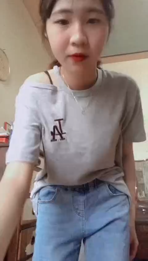 Em học sinh show hàng cực múp - sex viet