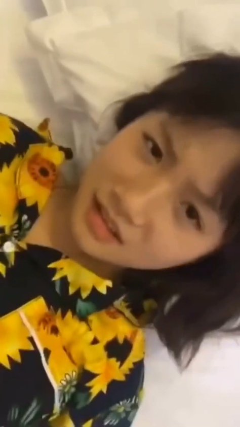 [không che] Em gái áo hoa 2k7 cute lộ clip sex