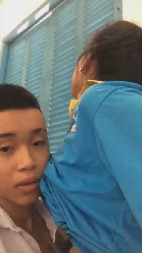Làm tình trong lớp giờ ra chơi - clip sex